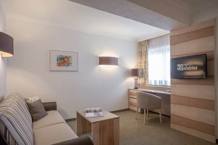 Room 16 of 42