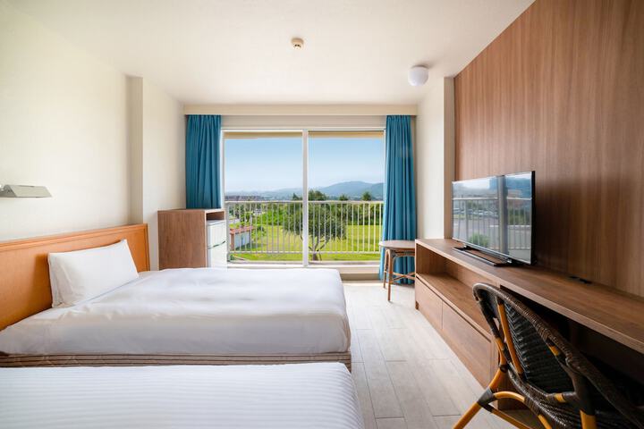 Room 15 of 97