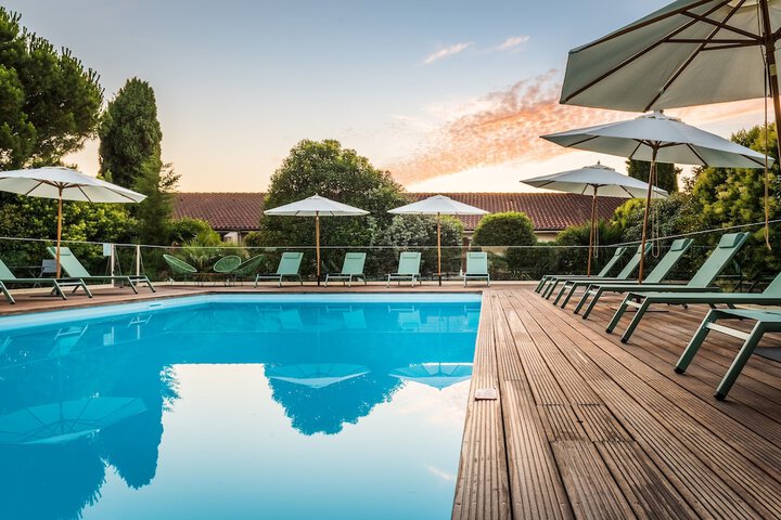 Hotel with Pool