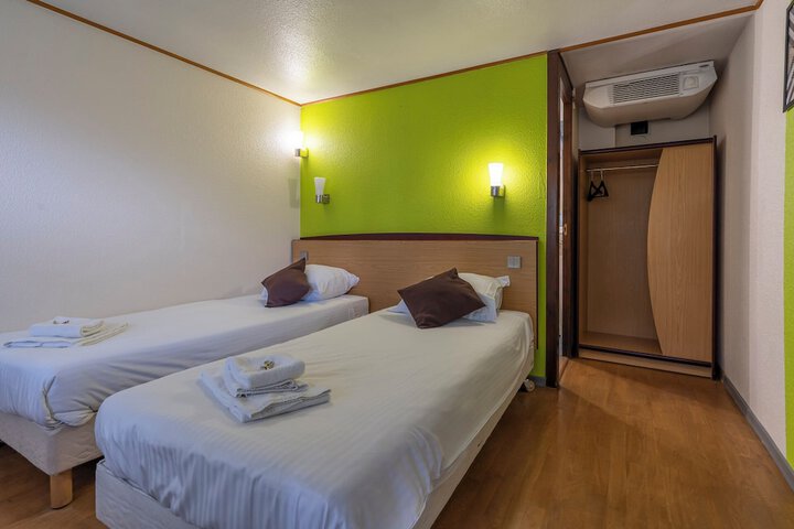 Room 28 of 52