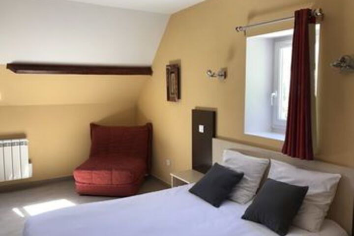 Room 25 of 33