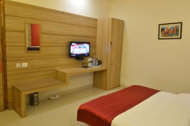 Room 9 of 17