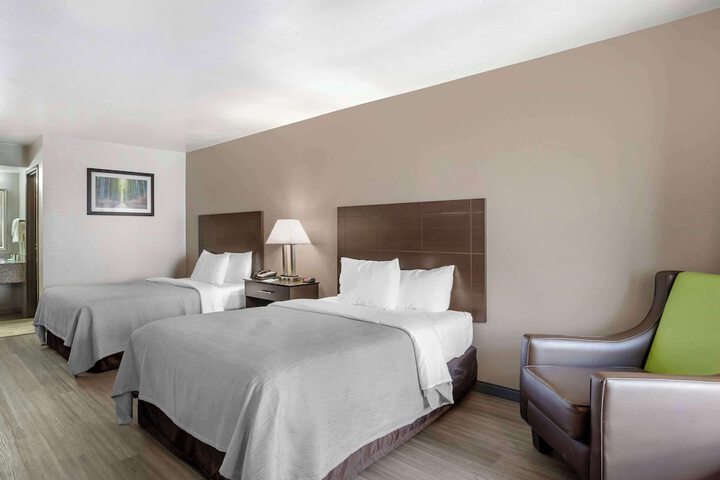 2 Queen Beds Efficiency Upgrade (3 of 3)