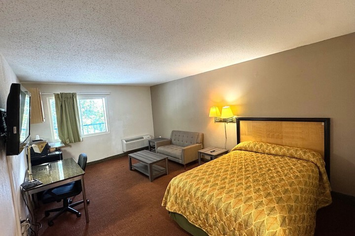 Room 8 of 23
