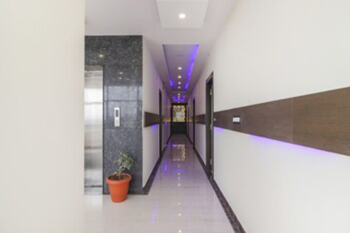 Ballroom/Hall 6 of 21