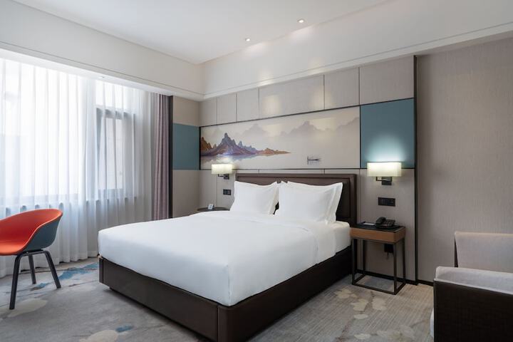 Room 4 of 35