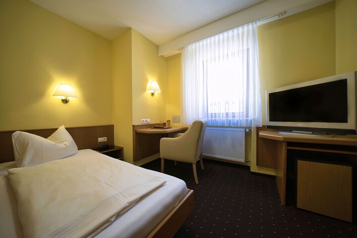 Room 18 of 62