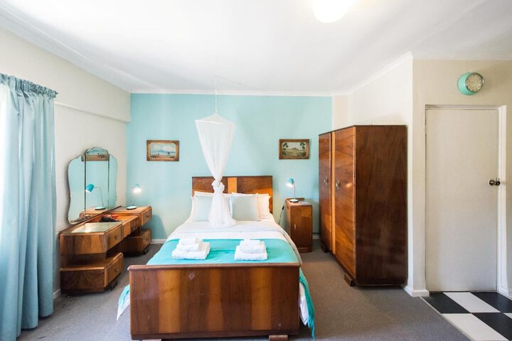 Room 10 of 37