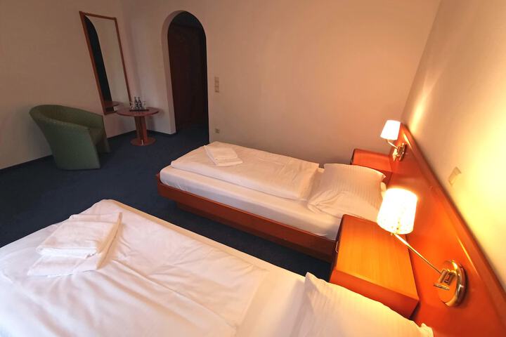 Room 10 of 29