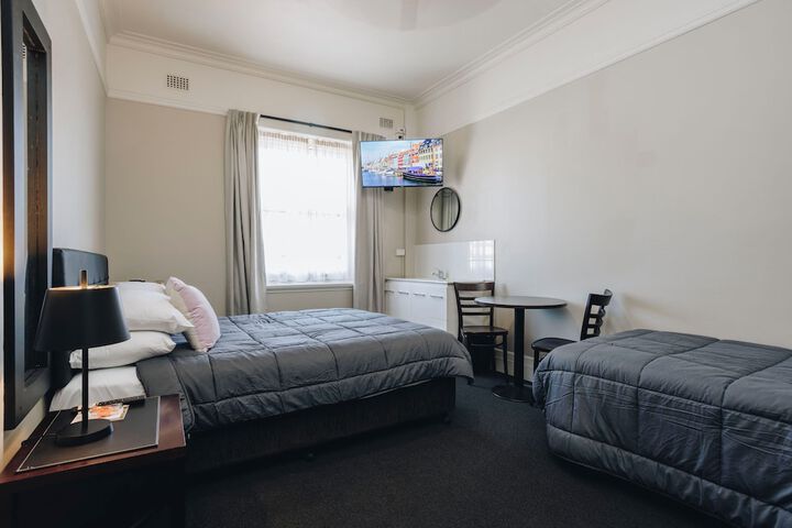 Room 7 of 42