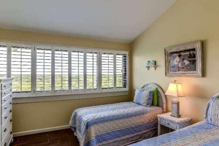 Room 7 of 25