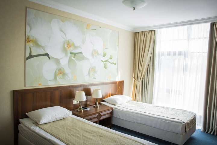 Room 12 of 36