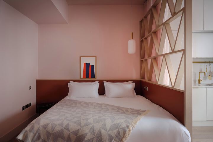 Room 14 of 66