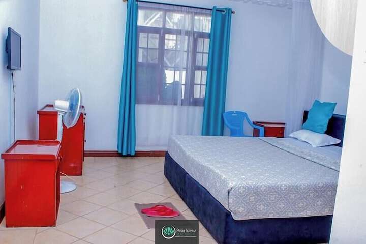Room 5 of 28