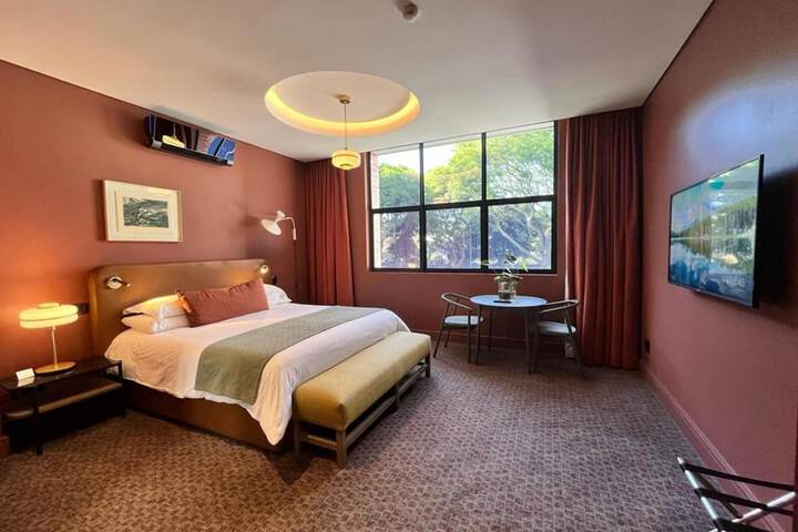 Room 27 of 77