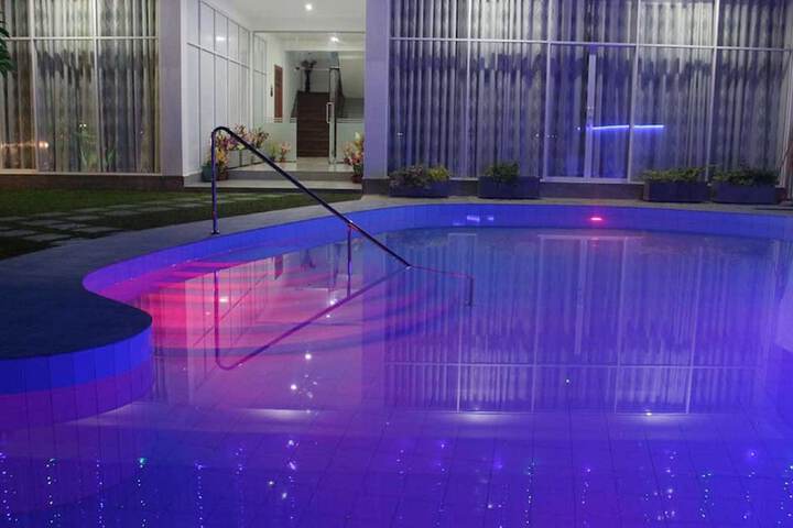 Pool 56 of 84