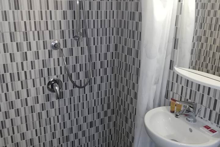 Room 20 of 28