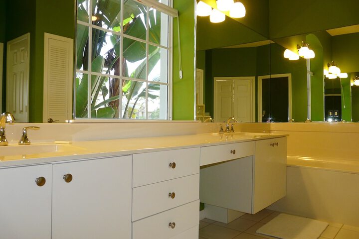 Room 14 of 24