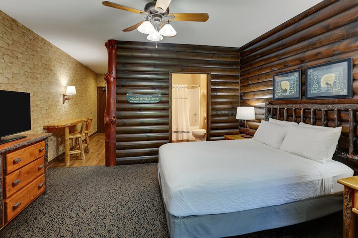 Expanded Queen Bed (5 of 5)