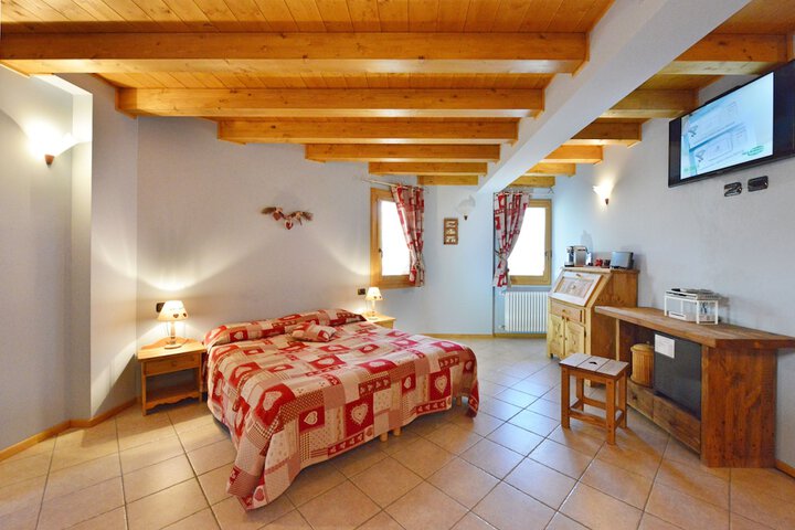 Room 4 of 42