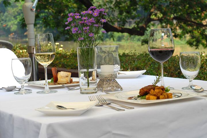 Dining 55 of 72