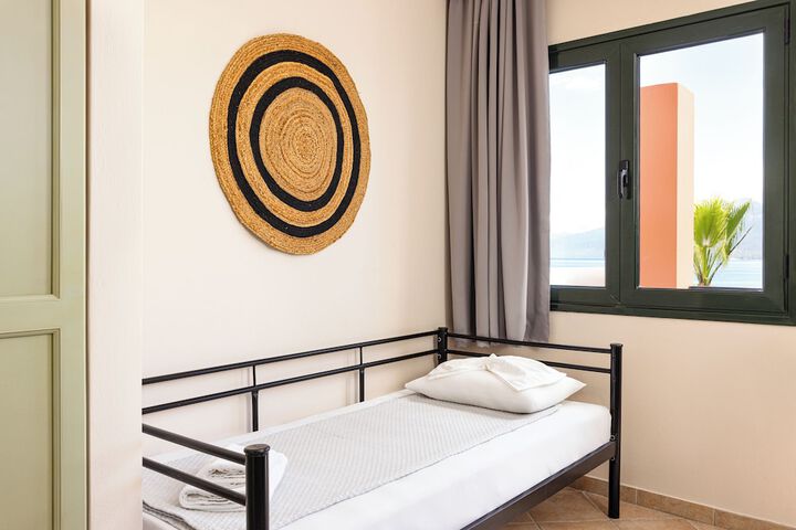 Room 43 of 99