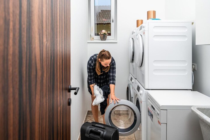 Laundry 16 of 44