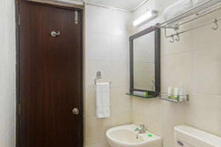 Room 4 of 36