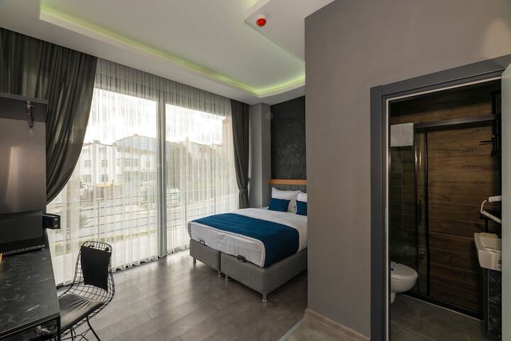 Room 10 of 60