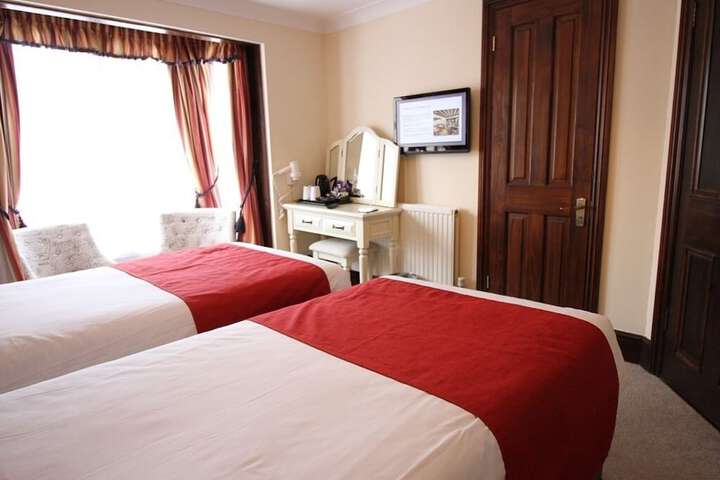 Room 25 of 140