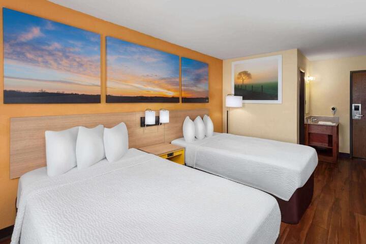 2 Double Beds (8 of 13)