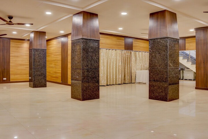 Ballroom/Hall 24 of 33