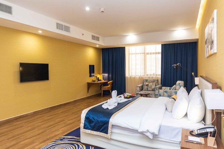 Room 8 of 37