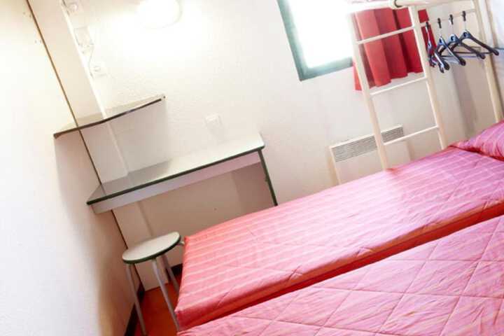 Room 11 of 24
