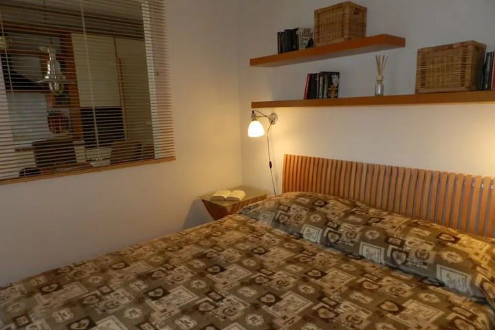 Room 6 of 21