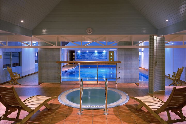 Hotel Pool