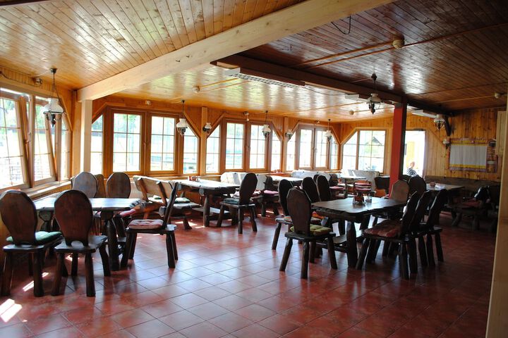 Dining 4 of 7