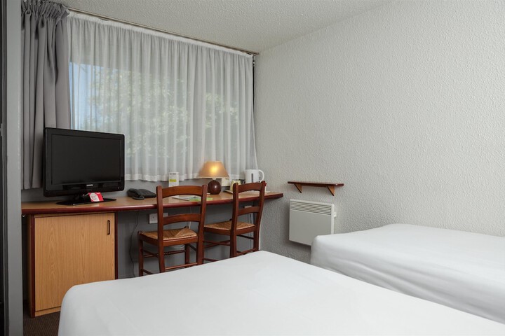 Room 12 of 42