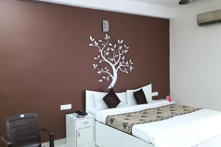 Room 10 of 40