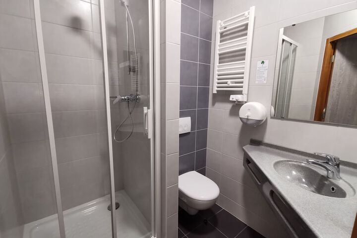 Room 19 of 37