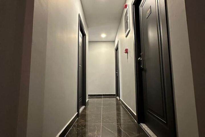 Room 4 of 13