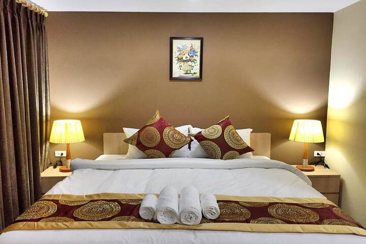 Room 4 of 15