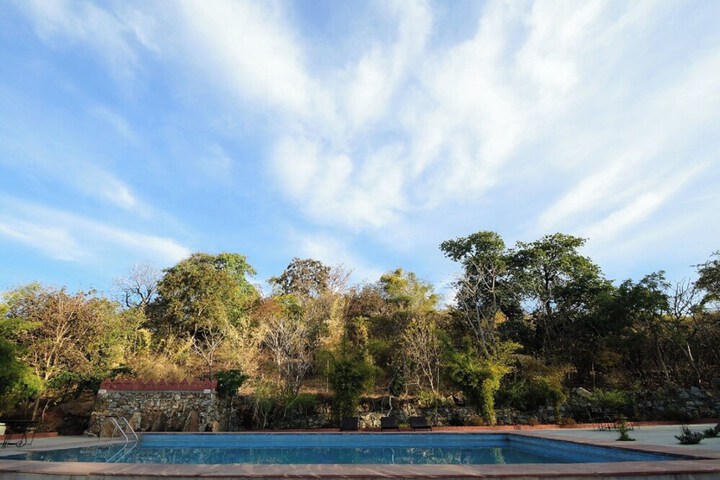 Pool 62 of 90