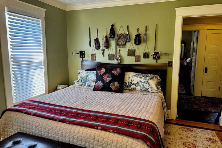 Room 8 of 36