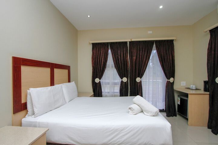 Room 12 of 26