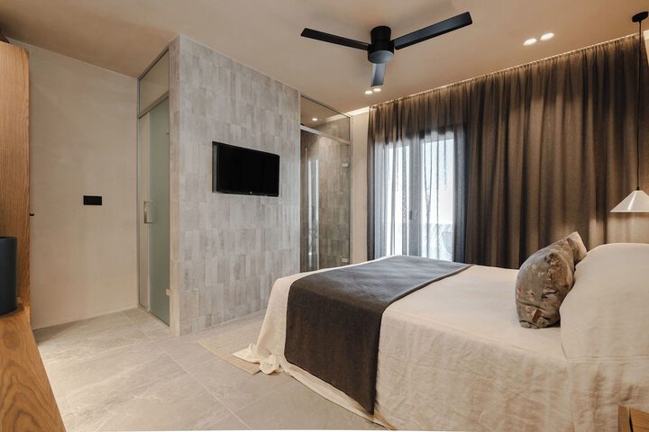 Room 151 of 260