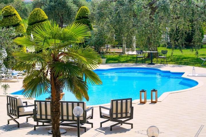 Pool 55 of 75