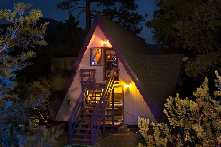 Hicksville Pines Chalets & Motel in Idyllwild, CA