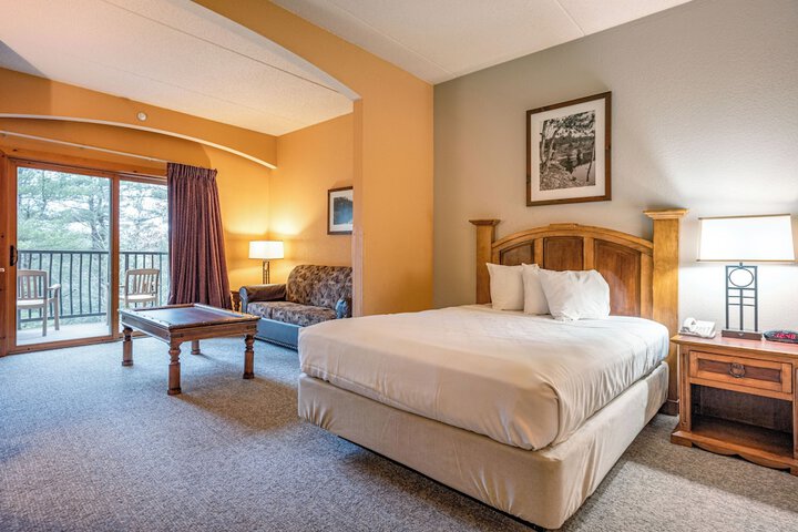 2 Queen Beds Mobility Accessible Villa Golf View (45 of 68)