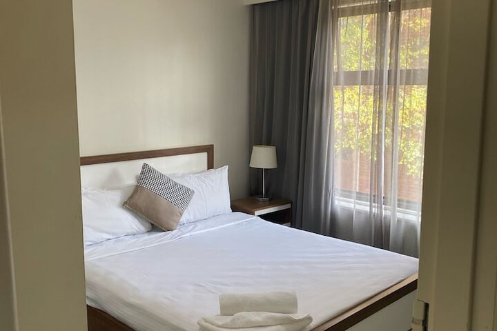 Room 9 of 33